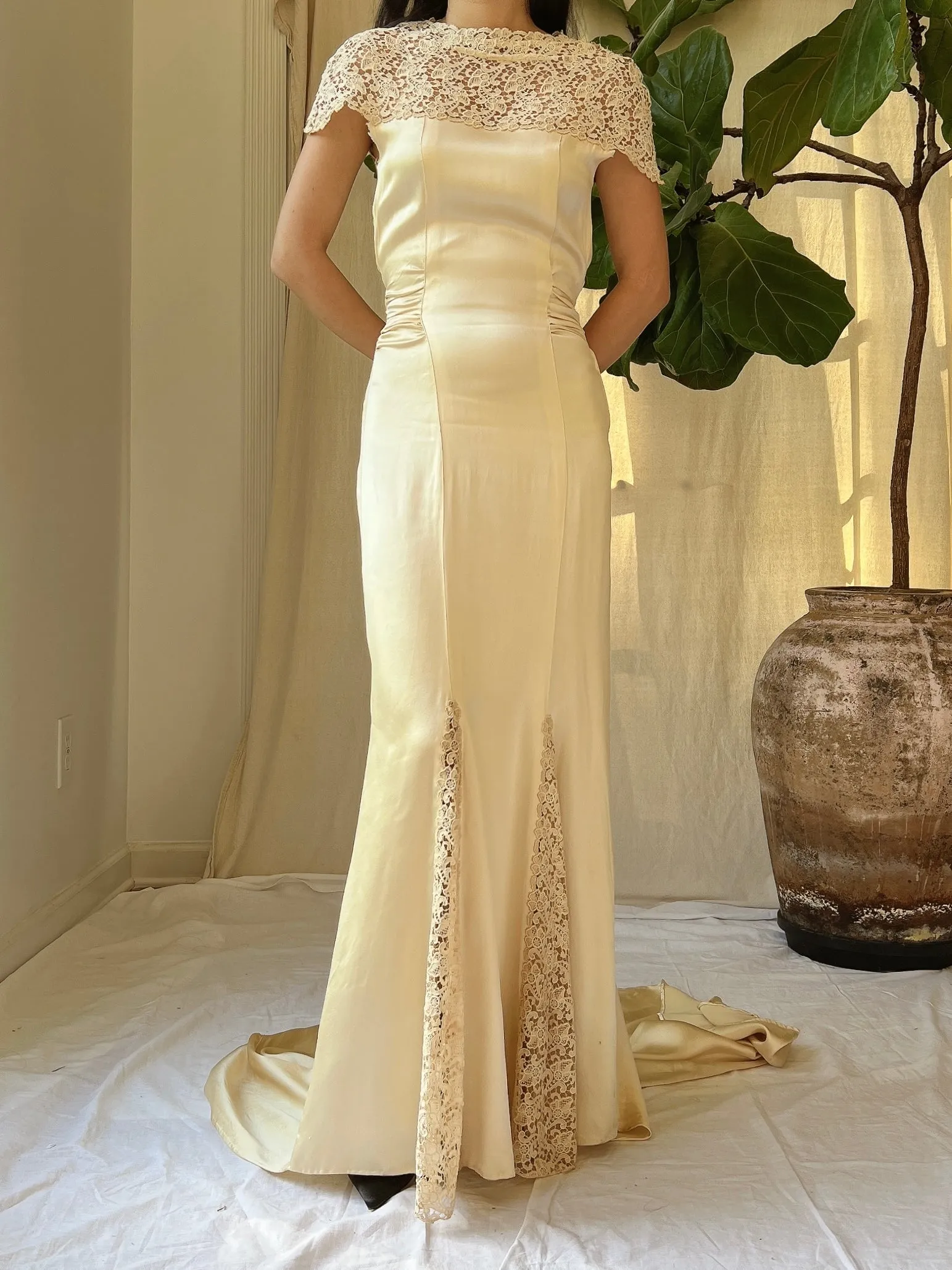 1930s Silk and Tatted Lace Gown - XXS