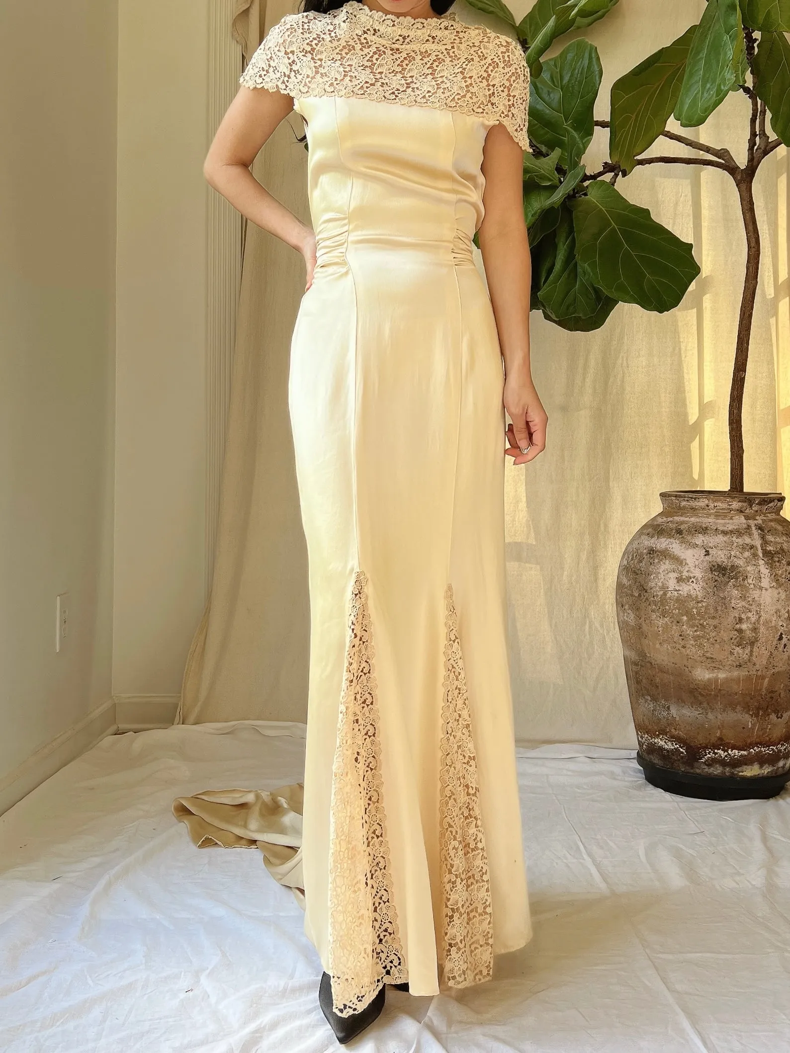 1930s Silk and Tatted Lace Gown - XXS