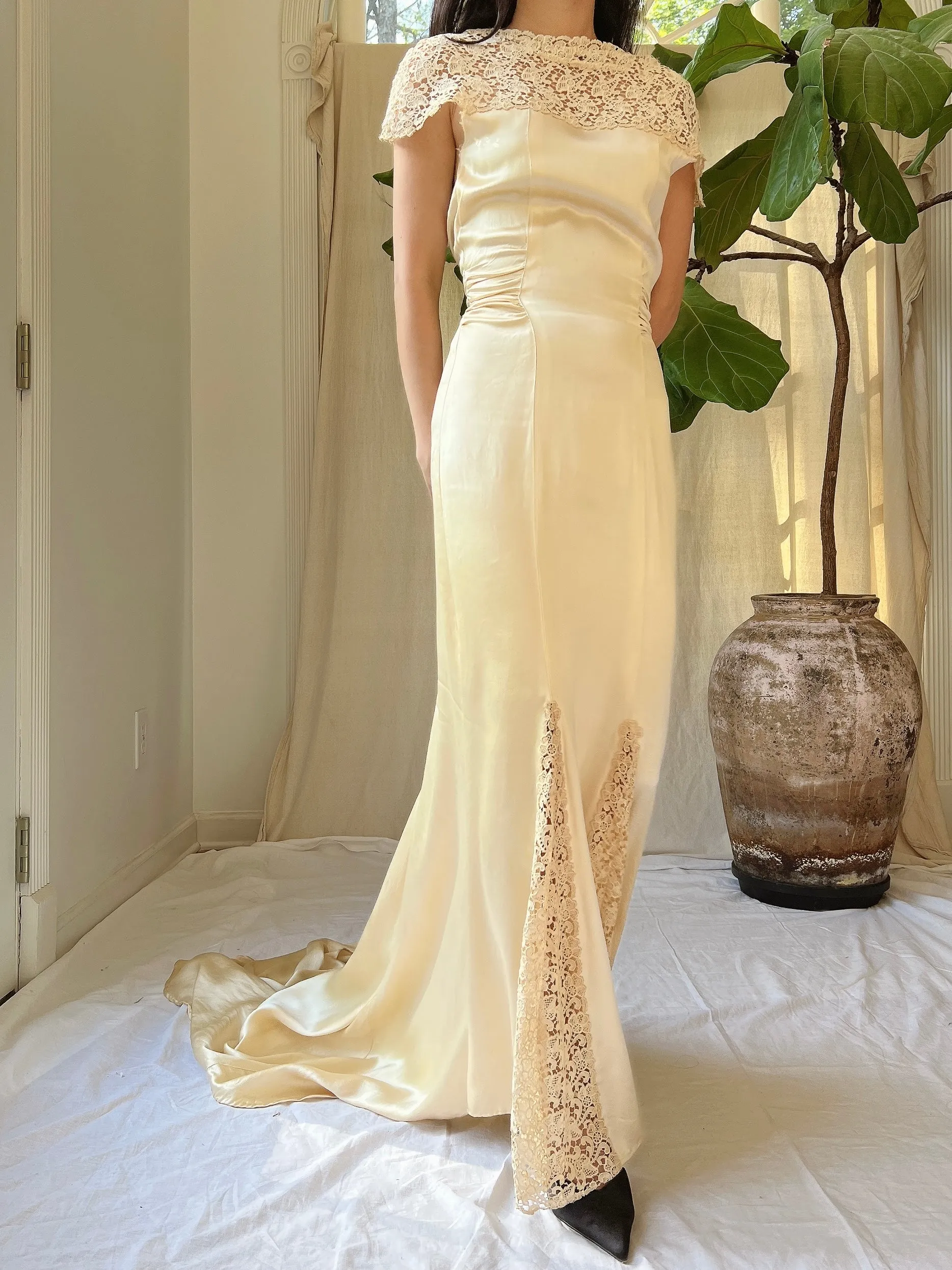 1930s Silk and Tatted Lace Gown - XXS