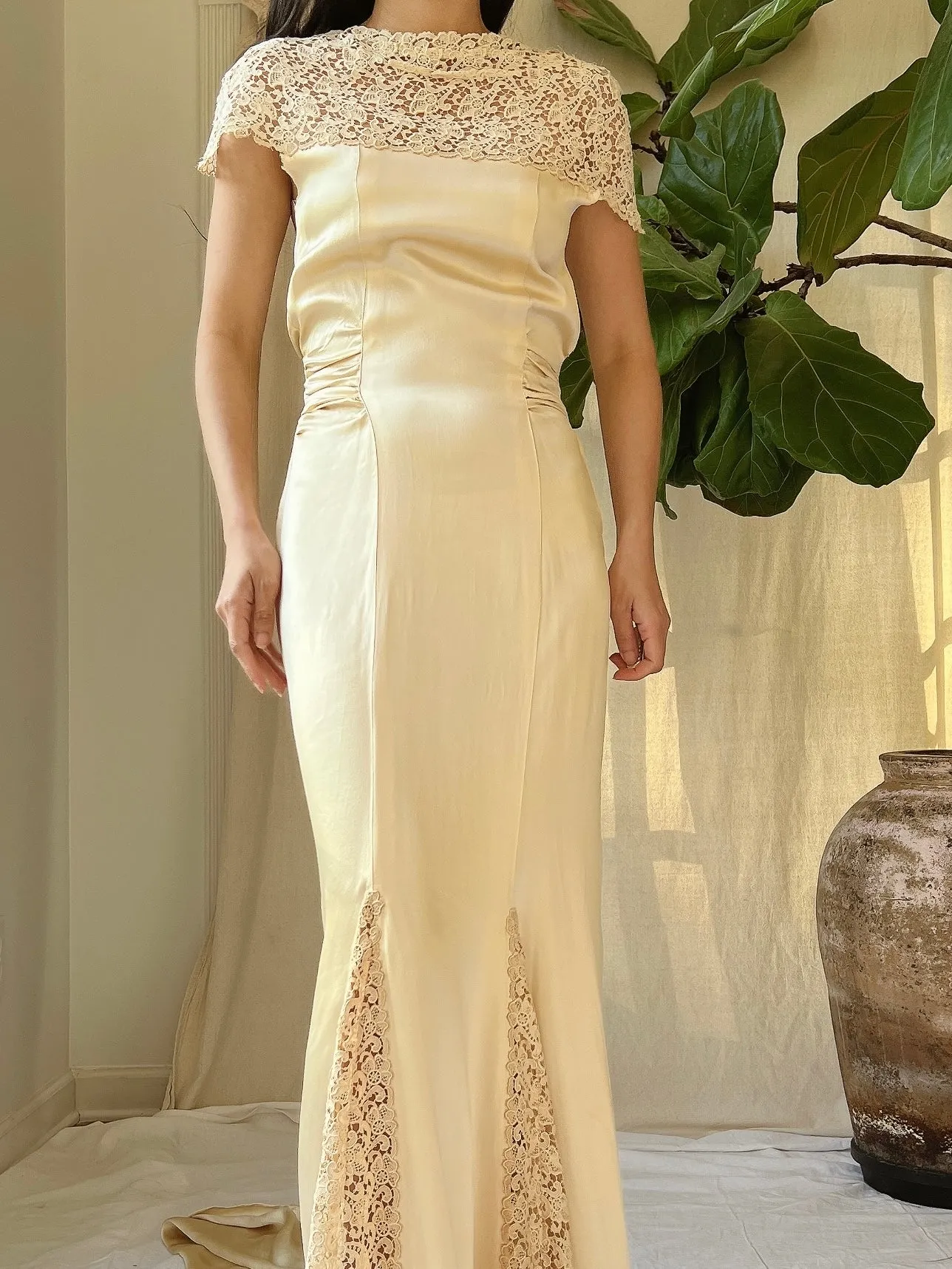 1930s Silk and Tatted Lace Gown - XXS