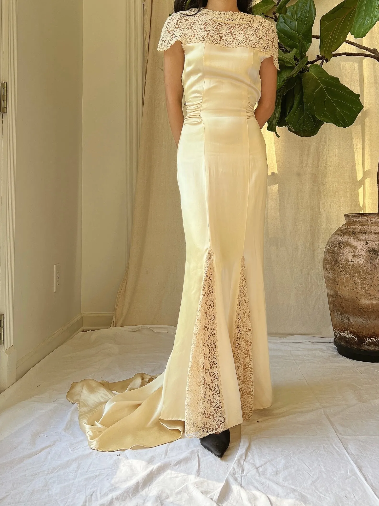 1930s Silk and Tatted Lace Gown - XXS