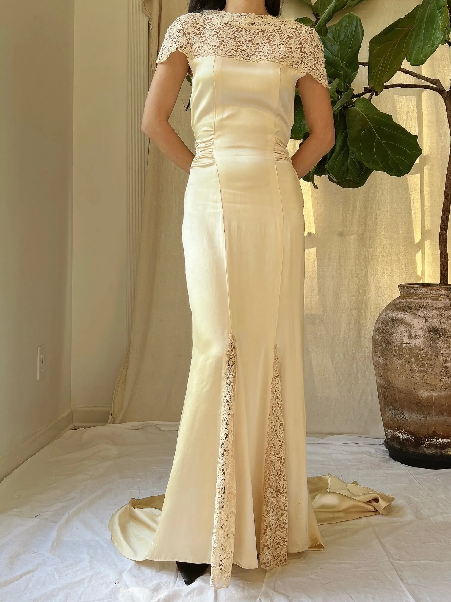 1930s Silk and Tatted Lace Gown - XXS
