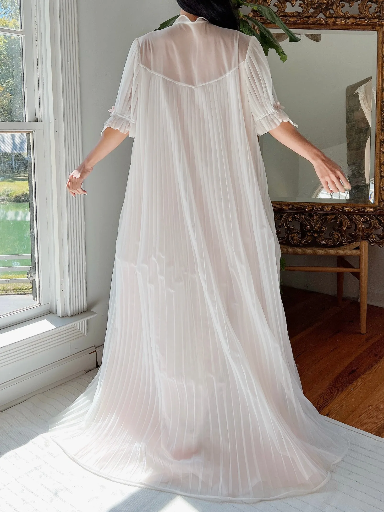 1960s Nylon Light Pink Pleated Dressing Gown - OSFM