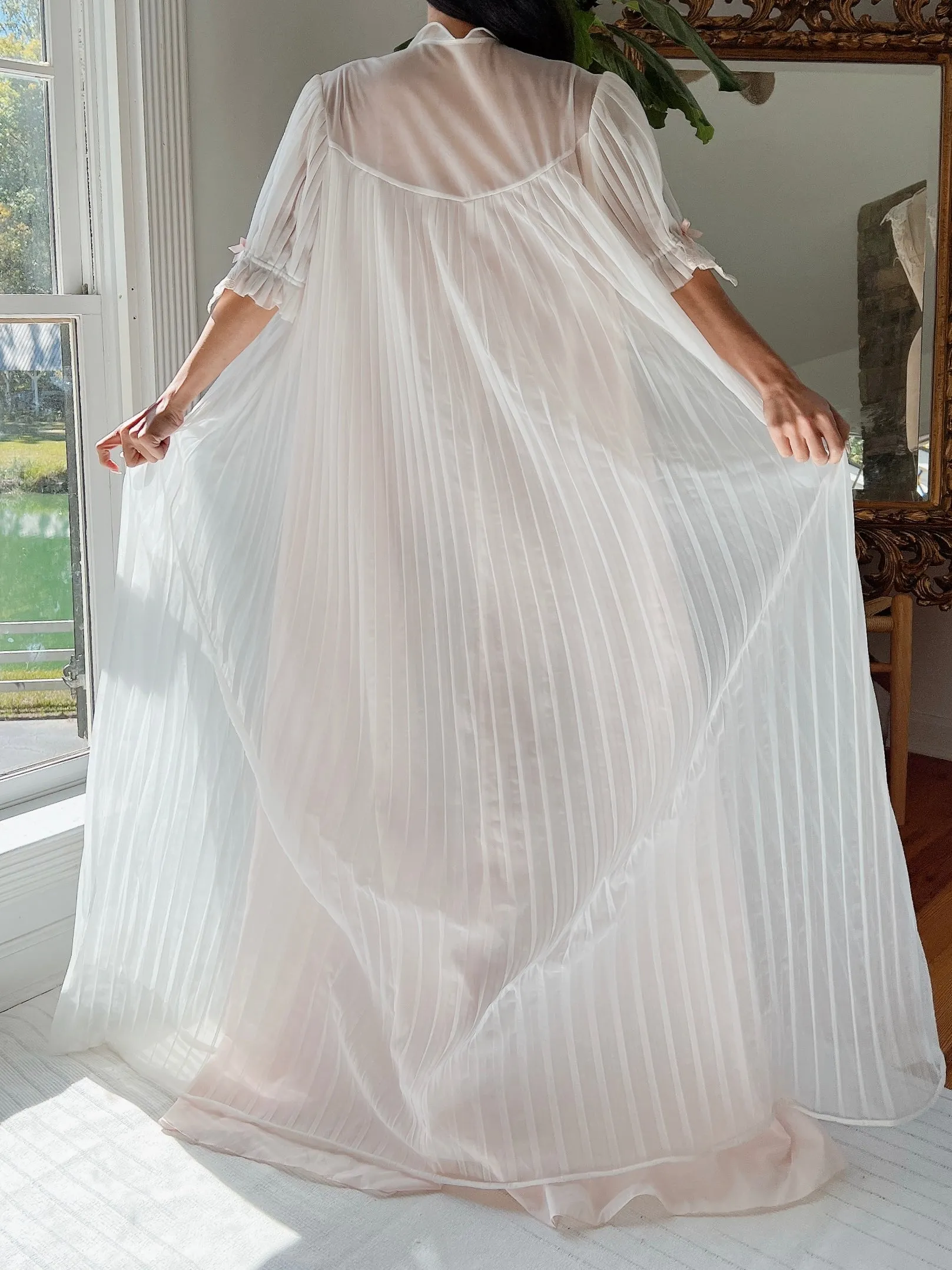 1960s Nylon Light Pink Pleated Dressing Gown - OSFM