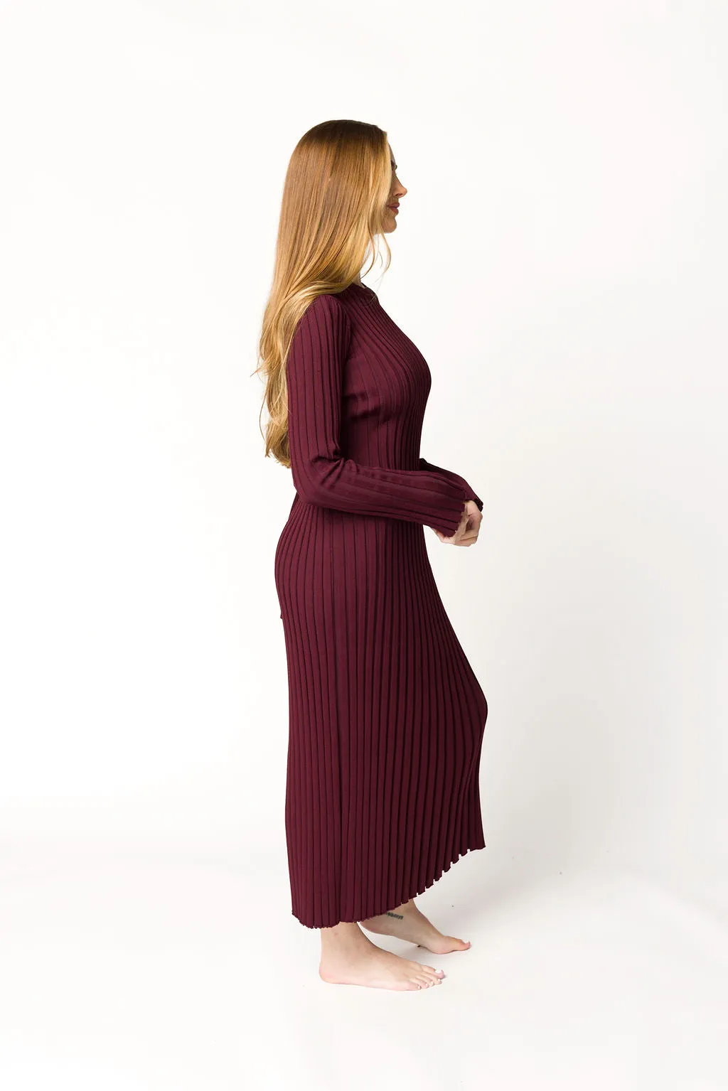 Colette Premium Long Sleeved Ribbed Knit Maxi Dress in Burgundy - Bump Friendly