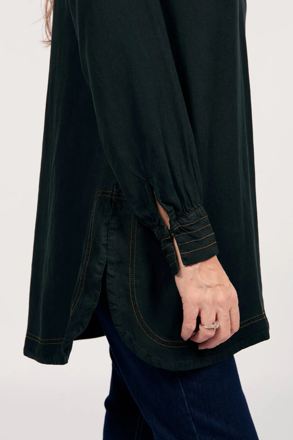 Maggie Tencel Tunic Top in Black