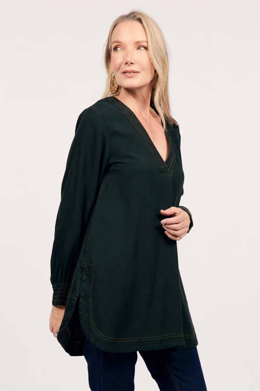 Maggie Tencel Tunic Top in Black