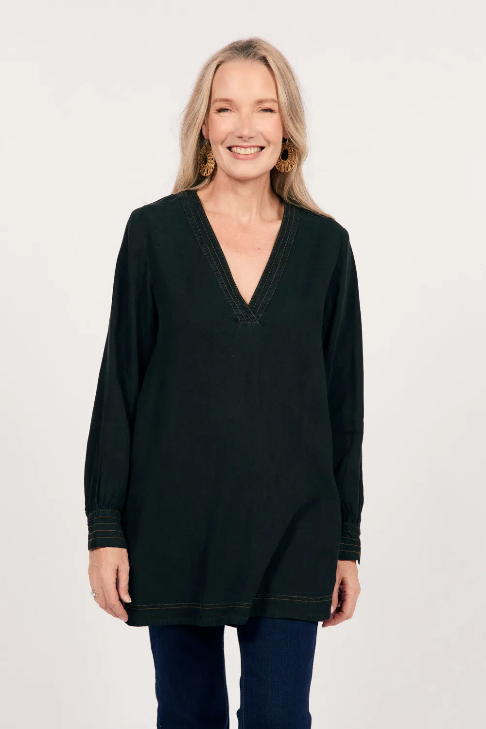 Maggie Tencel Tunic Top in Black