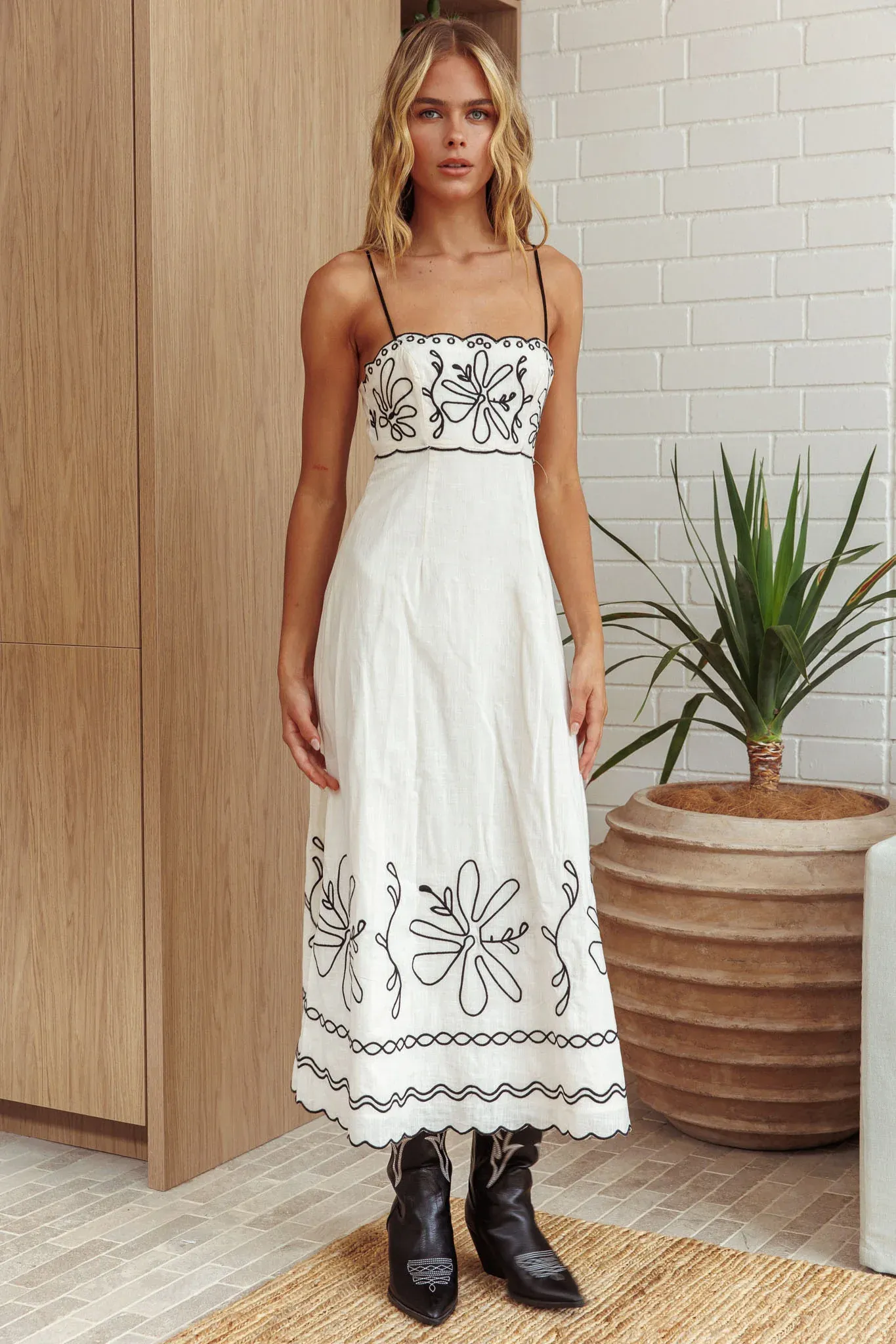 Mondo Scalloped Hem Maxi Dress Embroidered Oat