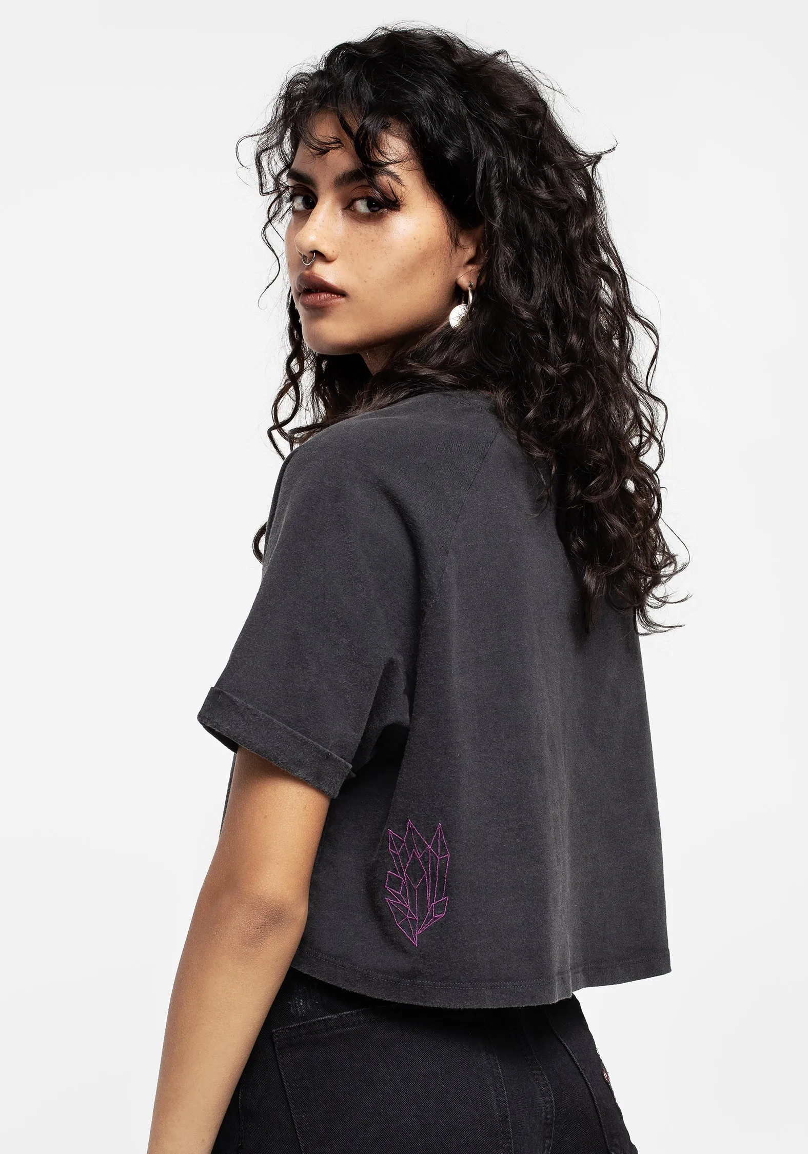 Scutellaria Embroidered Boxy Crop Tee