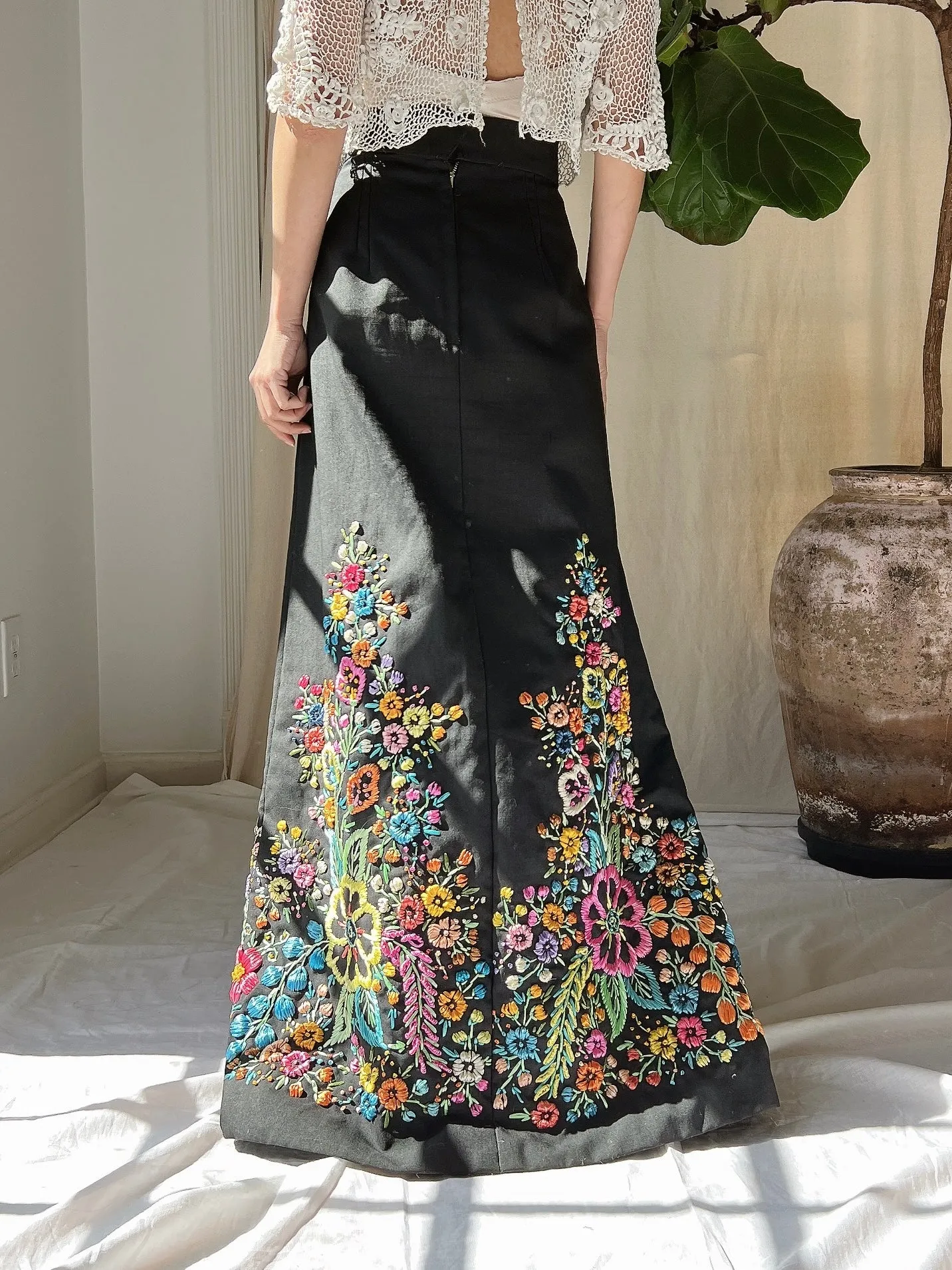 Vintage Raffia Embroidered Skirt - M