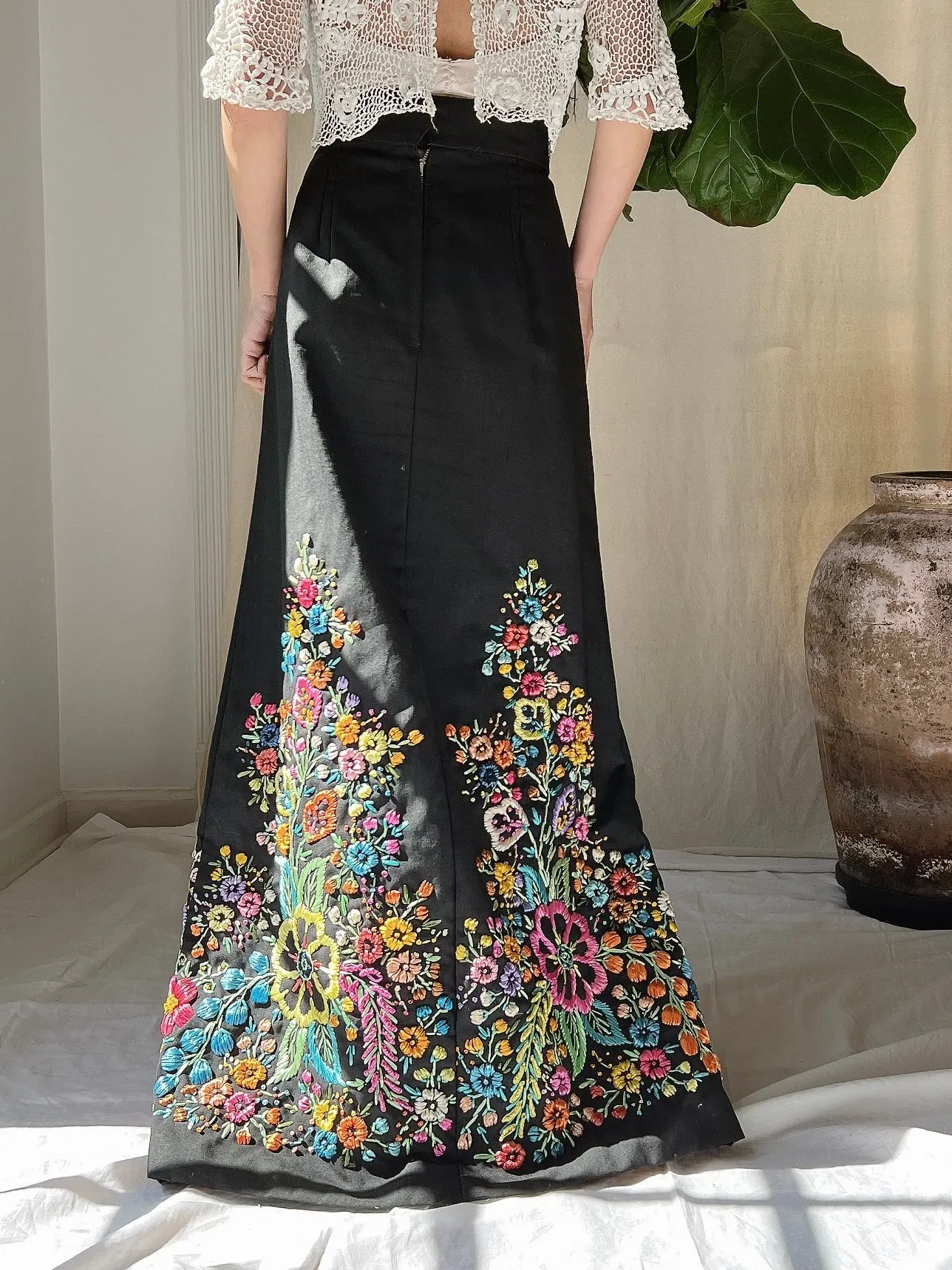 Vintage Raffia Embroidered Skirt - M