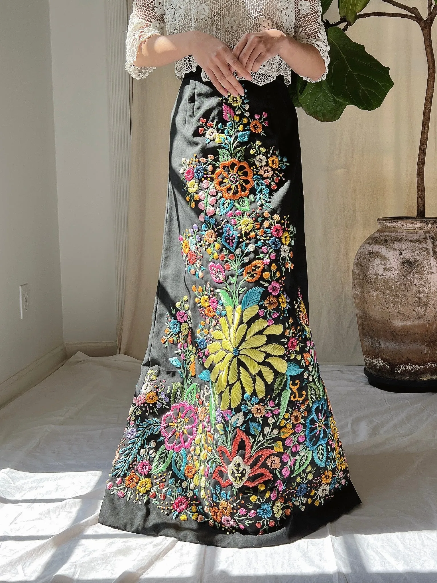 Vintage Raffia Embroidered Skirt - M